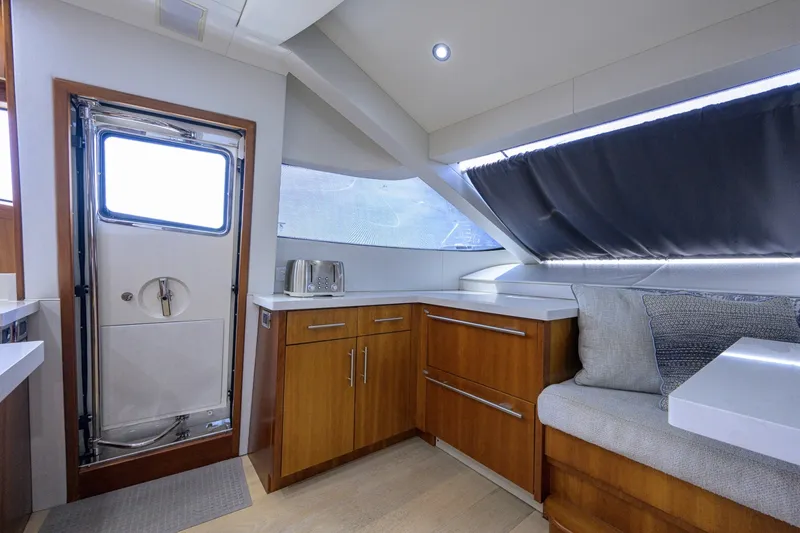 Slide: The Image of Hatteras 80 Motor Yacht 2013 - 7954187