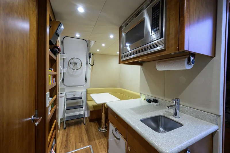 Slide: The Image of Hatteras 80 Motor Yacht 2013 - 7954294