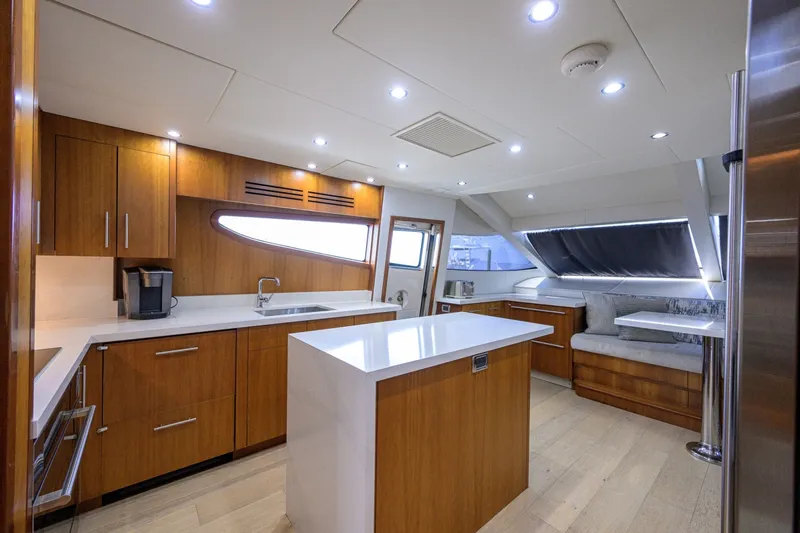 Slide: The Image of Hatteras 80 Motor Yacht 2013 - 7954183
