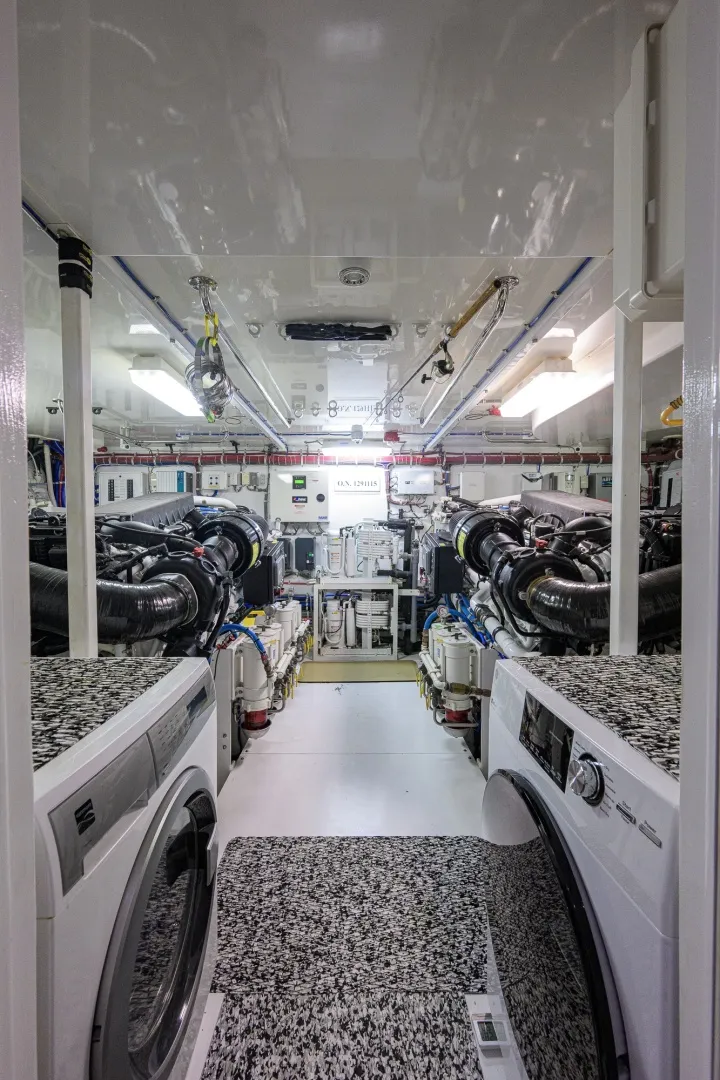 Slide: The Image of Hatteras 80 Motor Yacht 2013 - 7954301