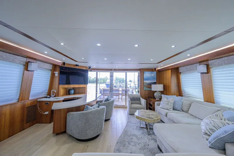 Slide: The Image of Hatteras 80 Motor Yacht 2013 - 7954172