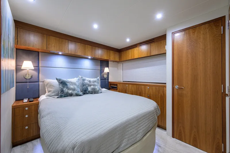 Slide: The Image of Hatteras 80 Motor Yacht 2013 - 7954229
