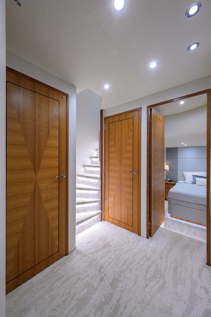 Slide: The Image of Hatteras 80 Motor Yacht 2013 - 7954195