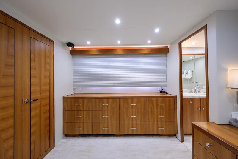 Slide: The Image of Hatteras 80 Motor Yacht 2013 - 7954207