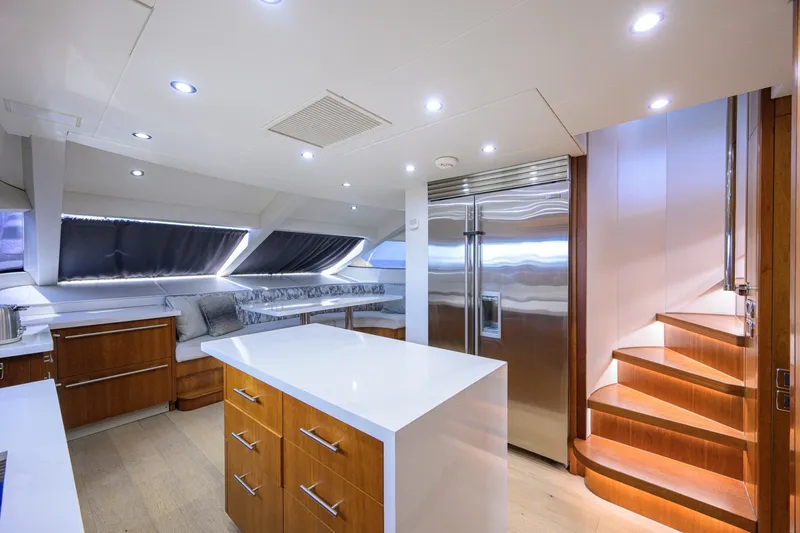 Slide: The Image of Hatteras 80 Motor Yacht 2013 - 7954191