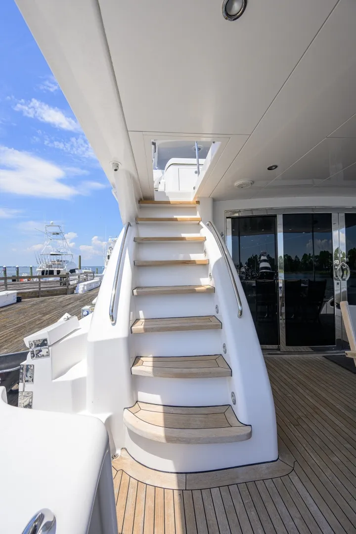 Slide: The Image of Hatteras 80 Motor Yacht 2013 - 7954260