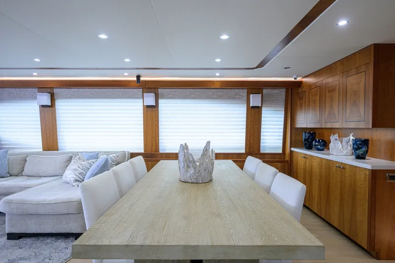 Slide: The Image of Hatteras 80 Motor Yacht 2013 - 7954177