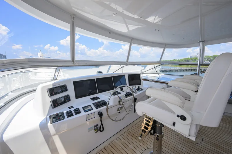Slide: The Image of Hatteras 80 Motor Yacht 2013 - 7954284