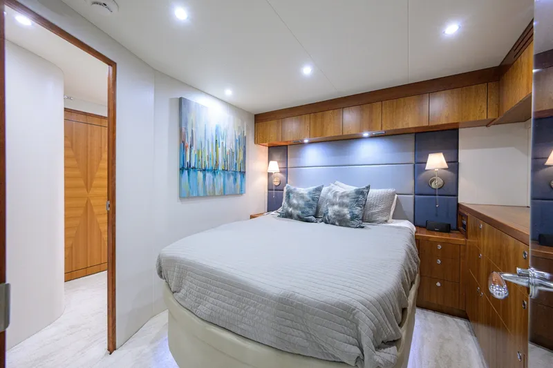 Slide: The Image of Hatteras 80 Motor Yacht 2013 - 7954230