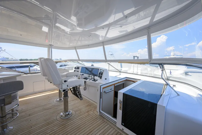 Slide: The Image of Hatteras 80 Motor Yacht 2013 - 7954280