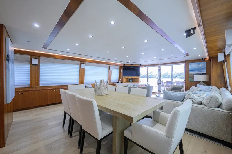 Slide: The Image of Hatteras 80 Motor Yacht 2013 - 7954179