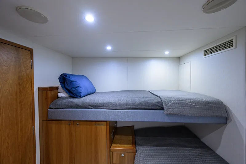 Slide: The Image of Hatteras 80 Motor Yacht 2013 - 7954240