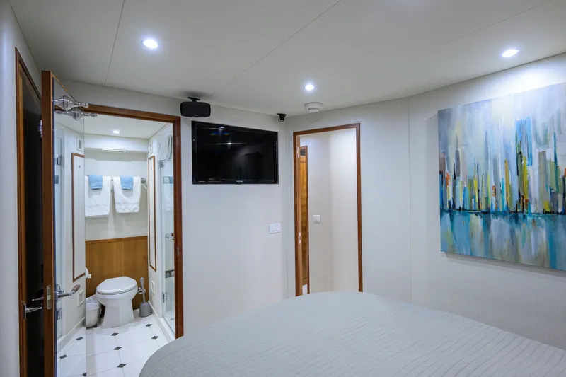 Slide: The Image of Hatteras 80 Motor Yacht 2013 - 7954232