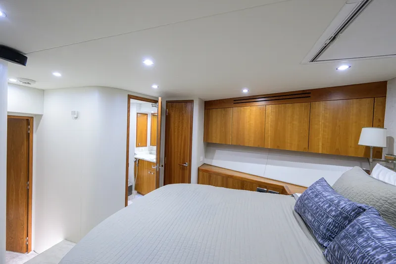 Slide: The Image of Hatteras 80 Motor Yacht 2013 - 7954224