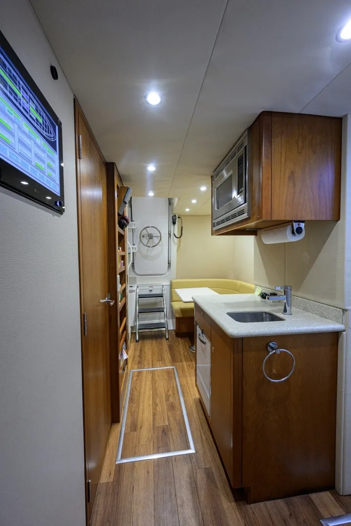 Slide: The Image of Hatteras 80 Motor Yacht 2013 - 7954293