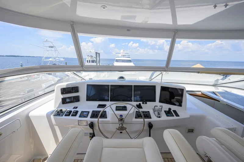 Slide: The Image of Hatteras 80 Motor Yacht 2013 - 7954283