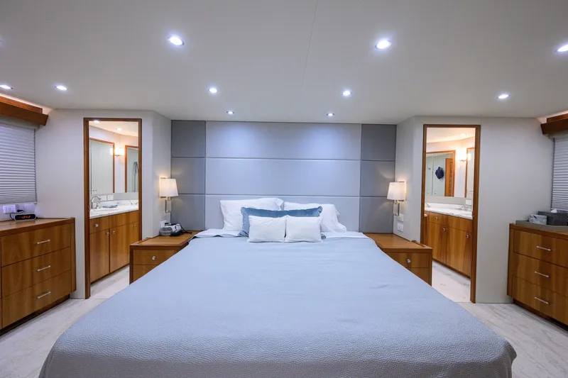 Slide: The Image of Hatteras 80 Motor Yacht 2013 - 7954201