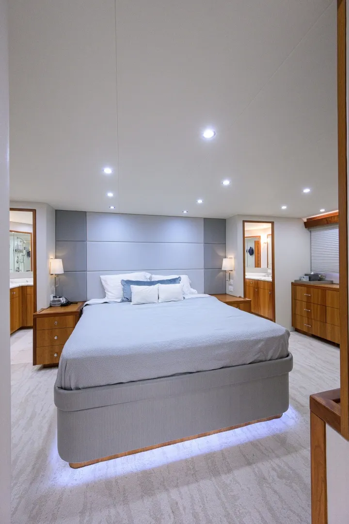 Slide: The Image of Hatteras 80 Motor Yacht 2013 - 7954200