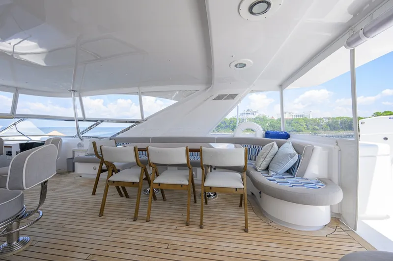 Slide: The Image of Hatteras 80 Motor Yacht 2013 - 7954271