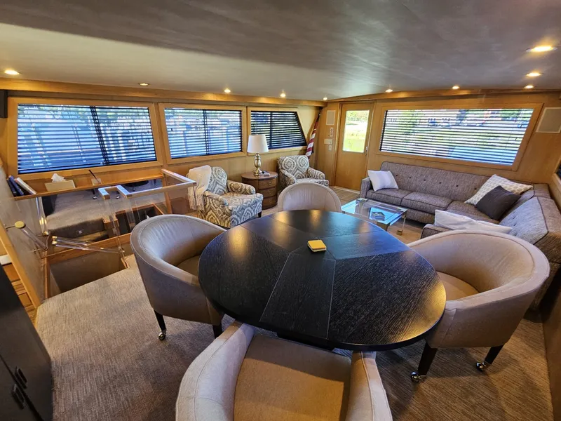 Slide: The Image of Hatteras 70 Cockpit Motor Yacht 1991 - 7958871