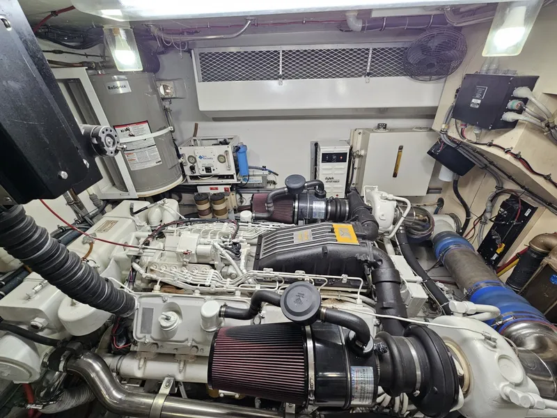 Slide: The Image of Hatteras 70 Cockpit Motor Yacht 1991 - 7958891