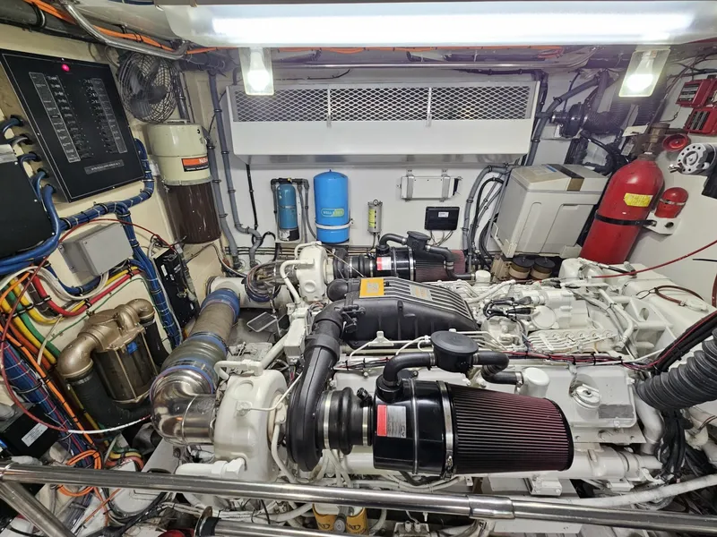 Slide: The Image of Hatteras 70 Cockpit Motor Yacht 1991 - 7958890