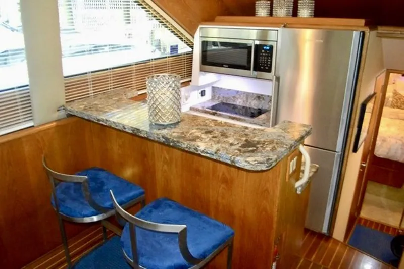 Slide: The Image of Hatteras 39 Convertible 1995 - 7959064