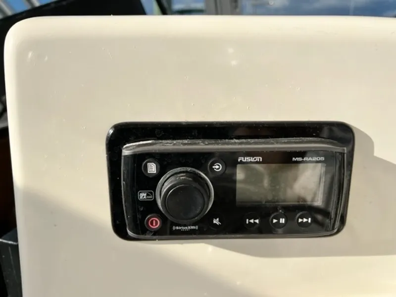 Slide: The Image of Fusion Radio - 8036795