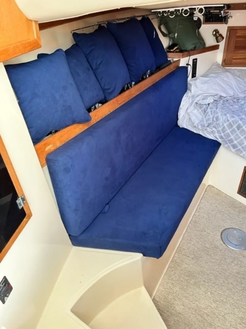 Slide: The Image of Pullman Berth Folded Up - 8036808