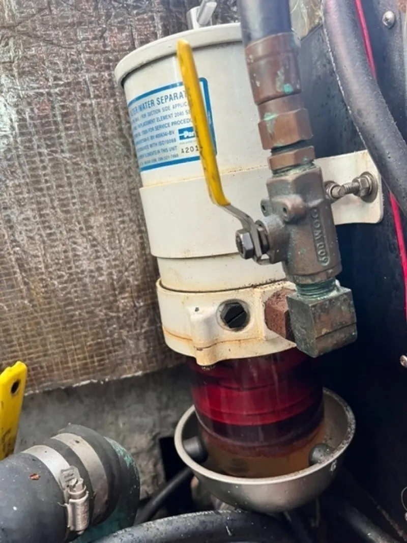 Slide: The Image of Racor Fuel Filter 2 - 8036810