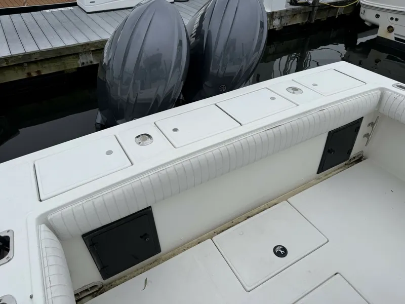 Slide: The Image of Regulator Marine Forward Seating 2000 - 7959754