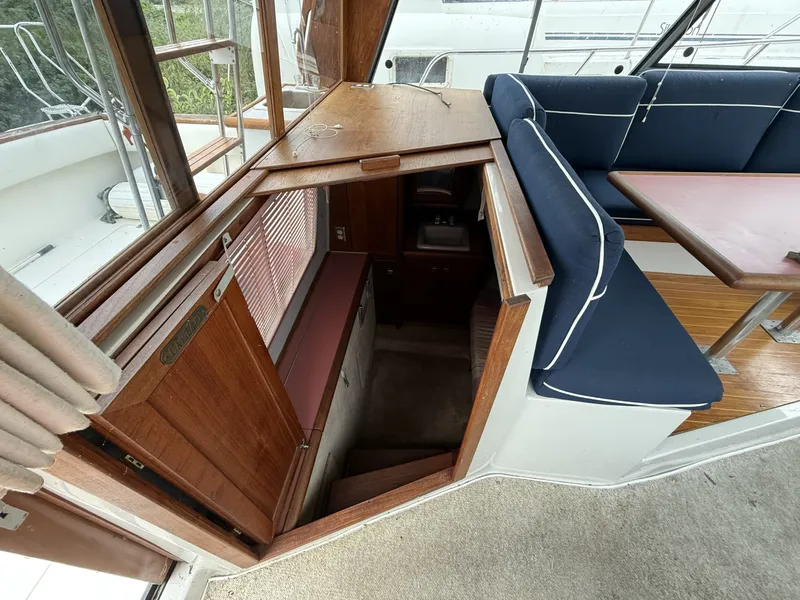 Slide: The Image of Bayliner 32 1987 - 7959705
