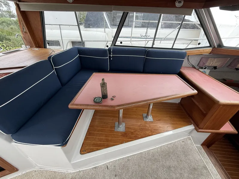 Slide: The Image of Bayliner 32 1987 - 7959706