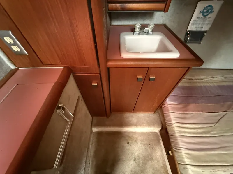 Slide: The Image of Bayliner 32 1987 - 7959720
