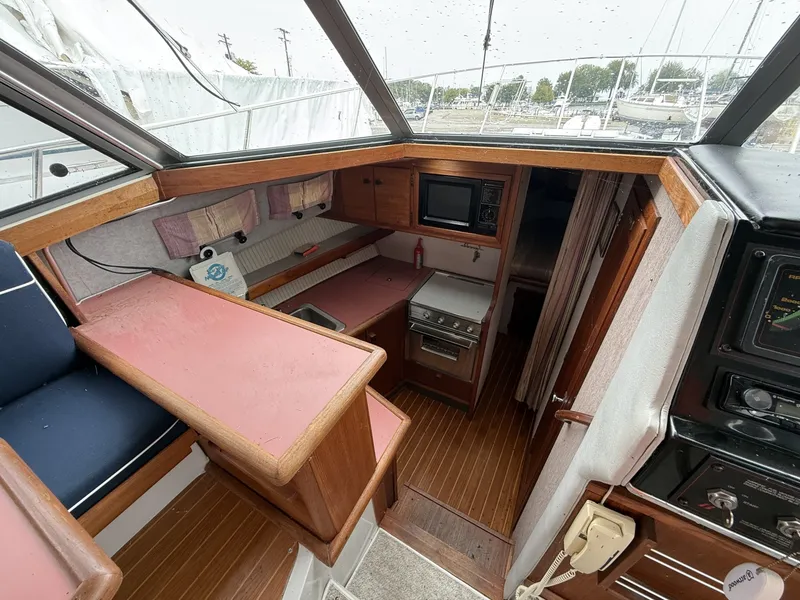 Slide: The Image of Bayliner 32 1987 - 7959709