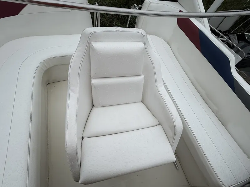 Slide: The Image of Bayliner 32 1987 - 7959702