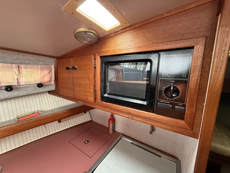 Slide: The Image of Bayliner 32 1987 - 7959712