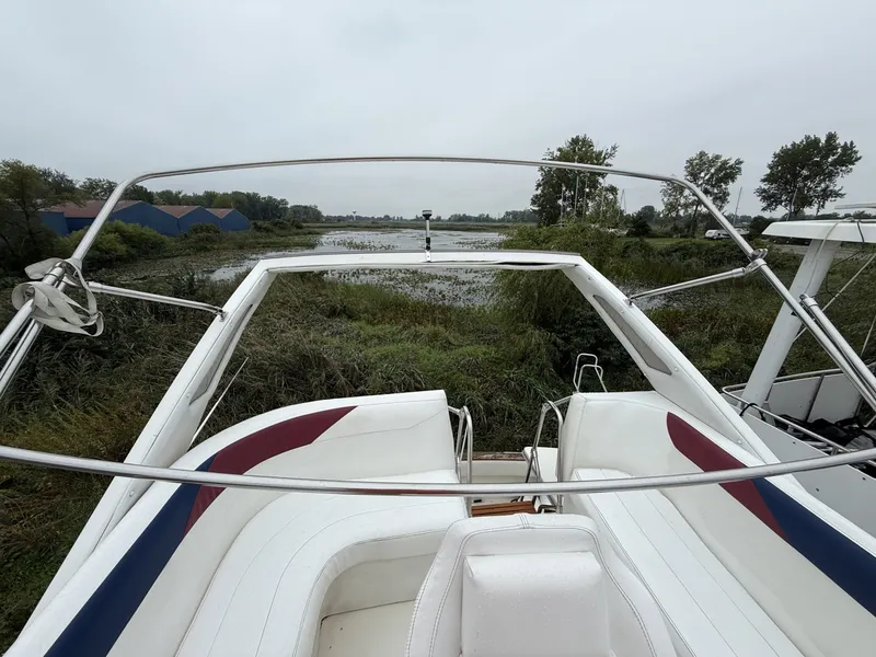 Slide: The Image of Bayliner 32 1987 - 7959703