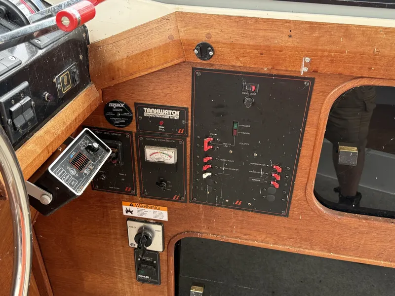 Slide: The Image of Bayliner 32 1987 - 7959708