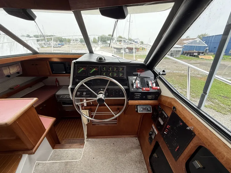 Slide: The Image of Bayliner 32 1987 - 7959707