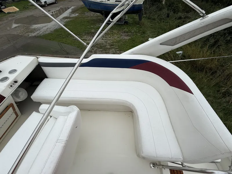 Slide: The Image of Bayliner 32 1987 - 7959699