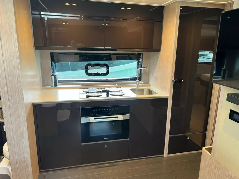 Slide: The Image of Azimut Atlantis 51 2025 - 7959996