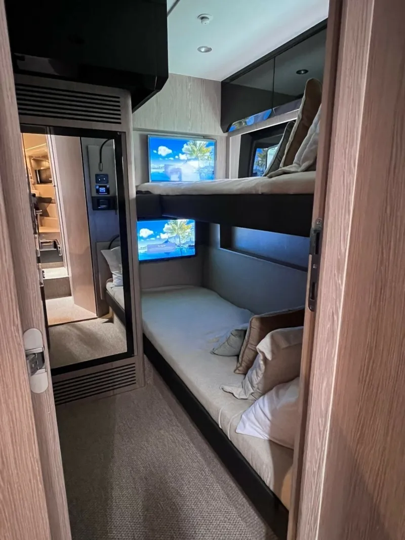Slide: The Image of Azimut Atlantis 51 2025 - 7959992