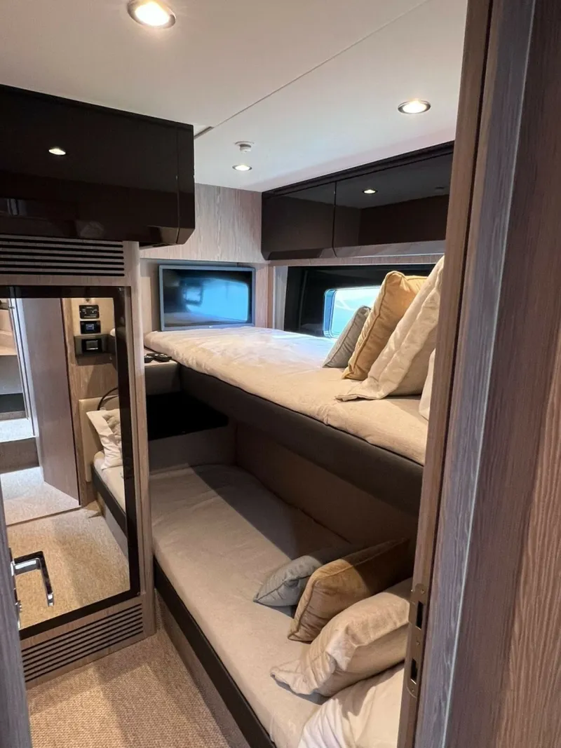 Slide: The Image of Azimut Atlantis 51 2025 - 7959993