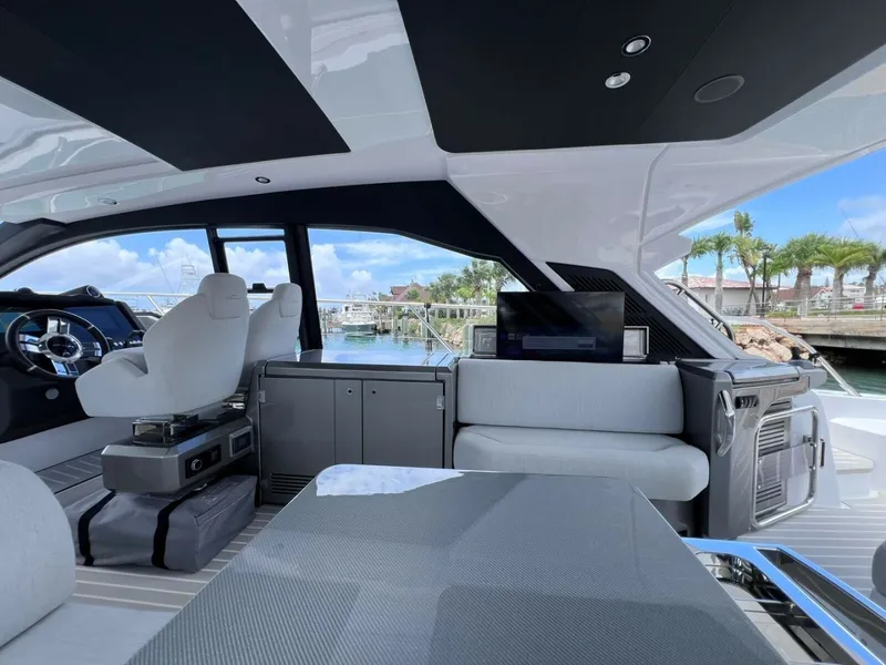 Slide: The Image of Azimut Atlantis 51 2025 - 7959982