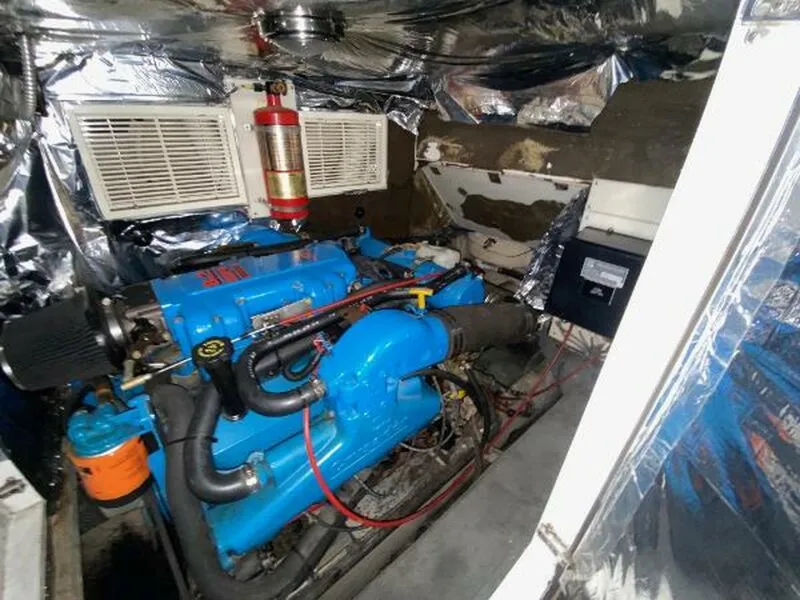 Slide: The Image of 1999 Bluewater 5200 - 8025019