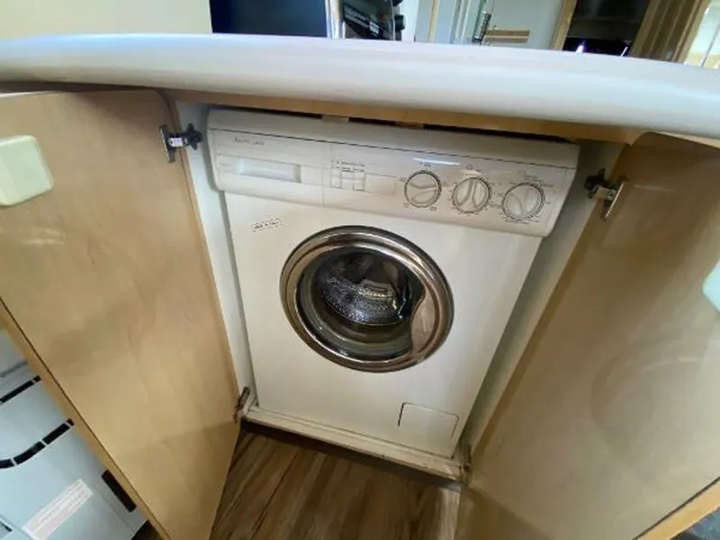Slide: The Image of 1999 Bluewater 5200 - 8025020