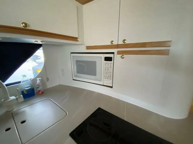 Slide: The Image of 1999 Bluewater 5200 - 8025018