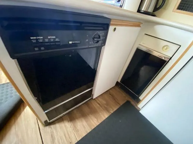 Slide: The Image of 1999 Bluewater 5200 - 8025016