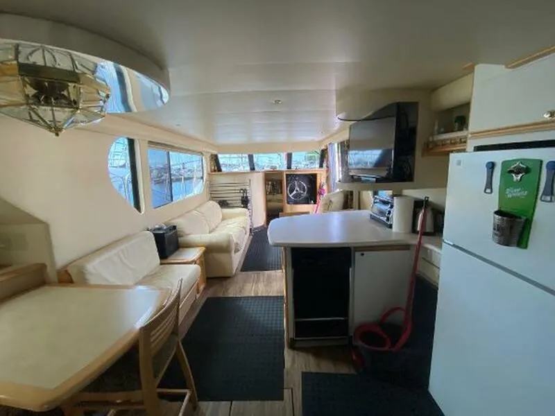 Slide: The Image of 1999 Bluewater 5200 - 8025021